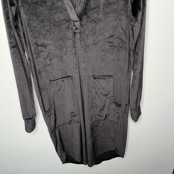 Bobi Los Angeles Velour Dress - Picture 5 of 9